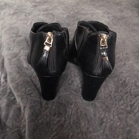 Black size 6 heels - Picture 3 of 7